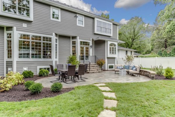 Concrete Patio Landscaping in Des Moines