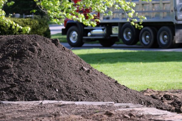 Yard Dirt Delivery in Des Moines