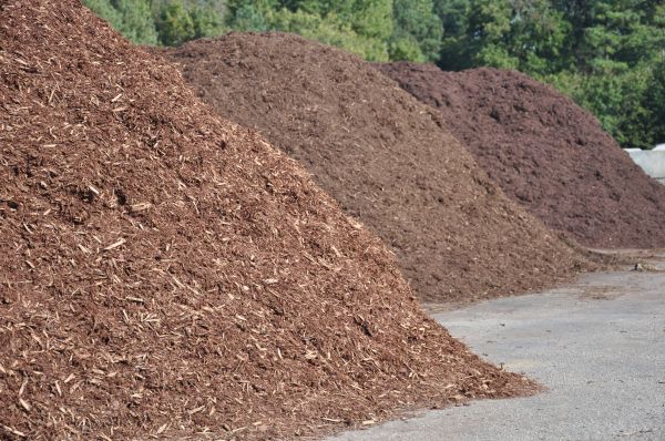 Brown Mulch Delivery in Des Moines