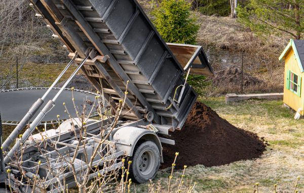 Yard Soil Delivery in Des Moines