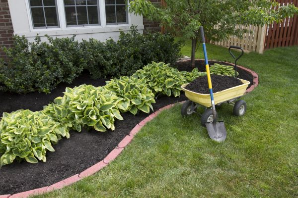 Landscape Mulching in Des Moines