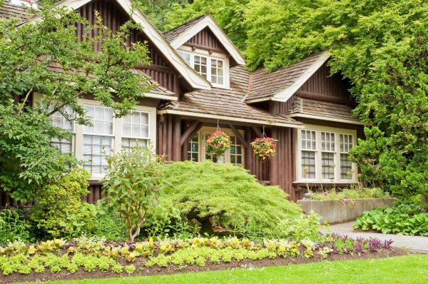 Log Home Landscaping in Des Moines