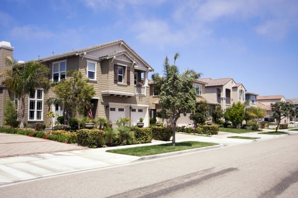 Neighborhood Landscaping in Des Moines
